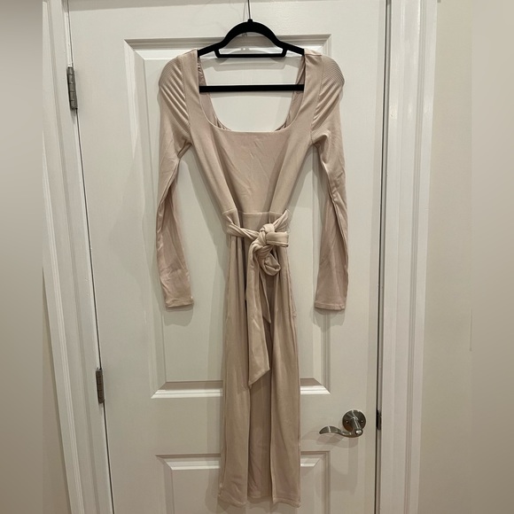 Lovers and Friends Midi Dress - Picture 5 of 6